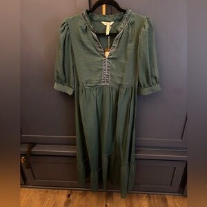 Elegant hunter Green Midi Dress with velvet trim